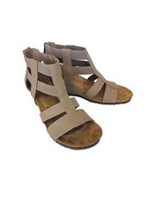 Adrienne Vittadini Women's Tariana Wedge Sandal Light Taupe Size 9M Back Zipper