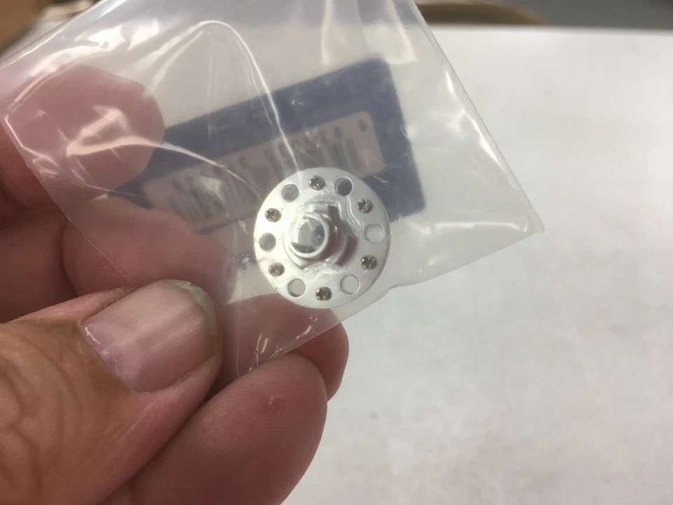 Buje de engranaje principal de aluminio Microheli para hoja 130X069/X pieza #MH-130X069H Foto 3 de 4