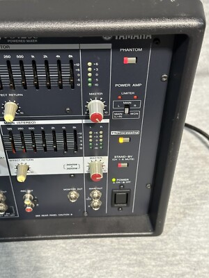 YAMAHA EMX312SC - 12-Channel Powered Mixer 2 x 300 Watts Black W