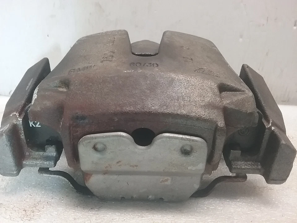 Суппорт правого переднего тормоза 3,0 л 6-цилиндровый турбонаддув 2014-2018 BMW X5 - Изображение 4 из 4