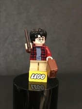 LEGO Harry Potter Minifigure- HARRY IN RED PLAID FLANNEL SHIRT WITH CASE hp481