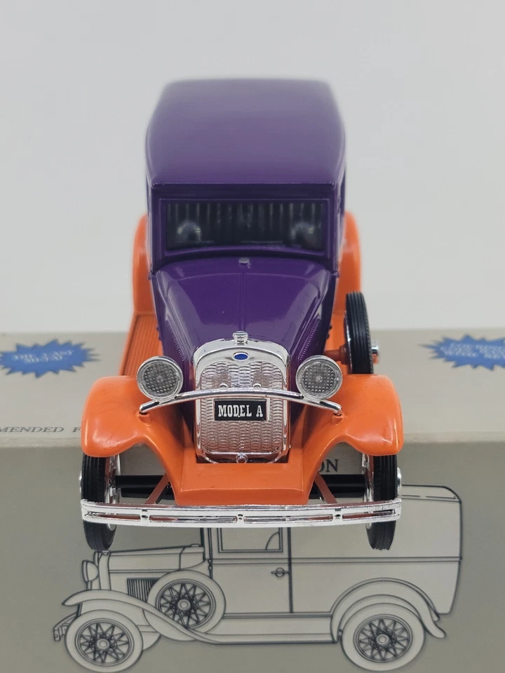 Banco de monedas fundidas a presión Ford Modelo A V-Twin Fabricación Fundida a presión 1:25 Tedd CICLO Foto 4 de 4