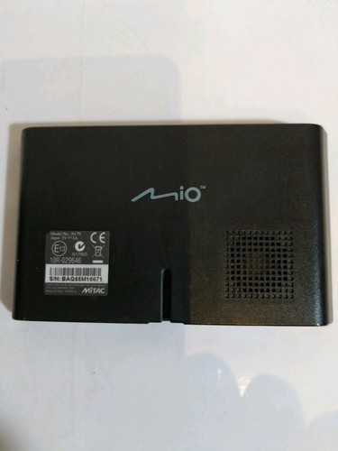 Mio Moov 300 GPS car navigation unit - Picture 2 of 10