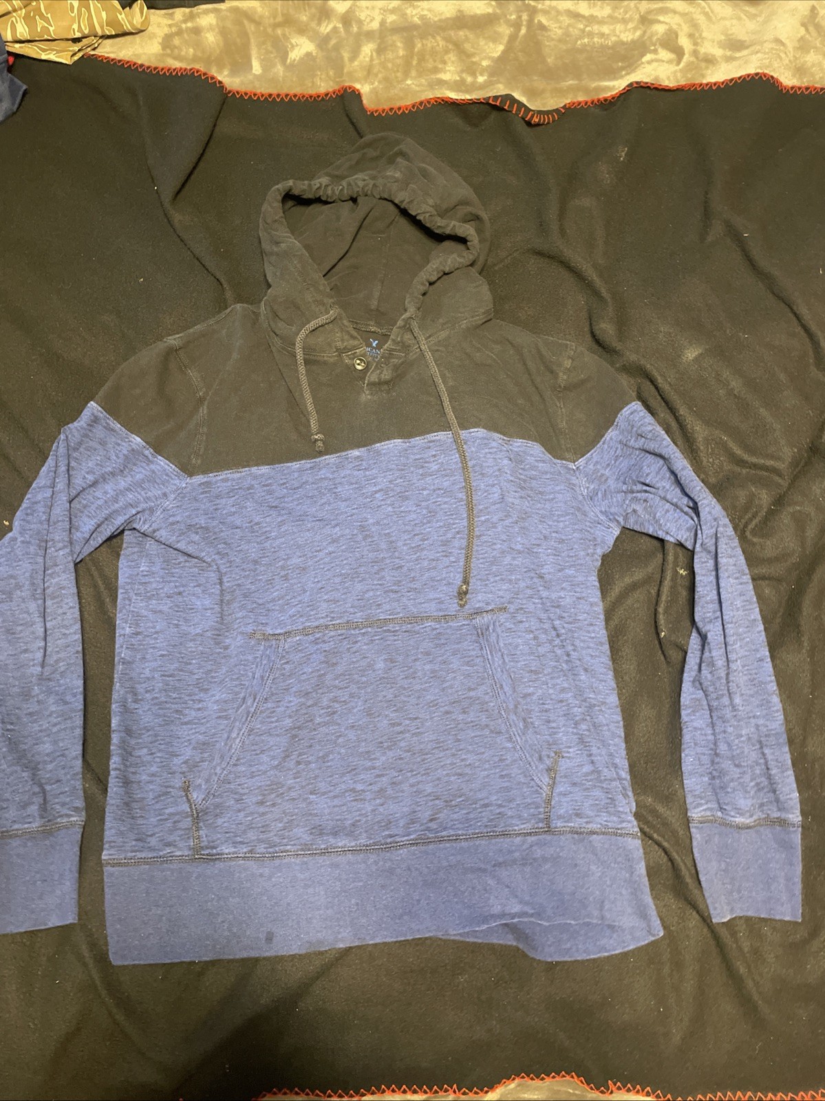 AMERICAN EAGLE MENS Medium Black/blue Hoodie