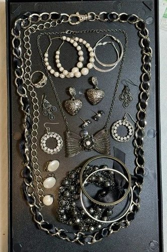 13 Pc Vintage And Modern Mix Fashion Costume Jewelry Lot Heart Bow Pearl
