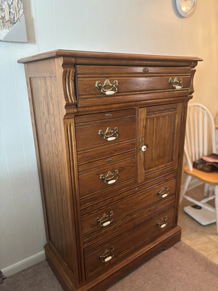 Cómoda Lexington 5 cajones y almacenamiento EC ORIGINAL $1189.00 hoy $379 Foto 2 de 4