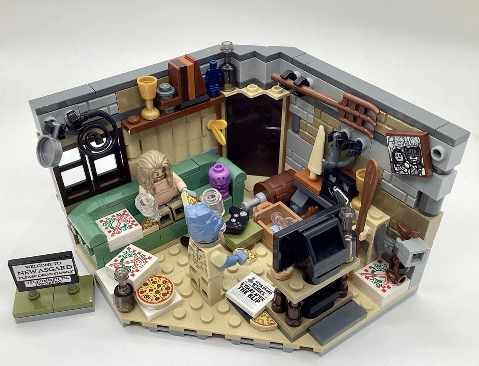 LEGO Super Heroes: Bro Thor's New Asgard (76200) - Image 2 of 4