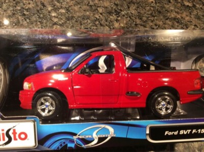 MAISTO Ford SVT F-150 LIGHTNING RED 1:21 SCALE - RARE WITH