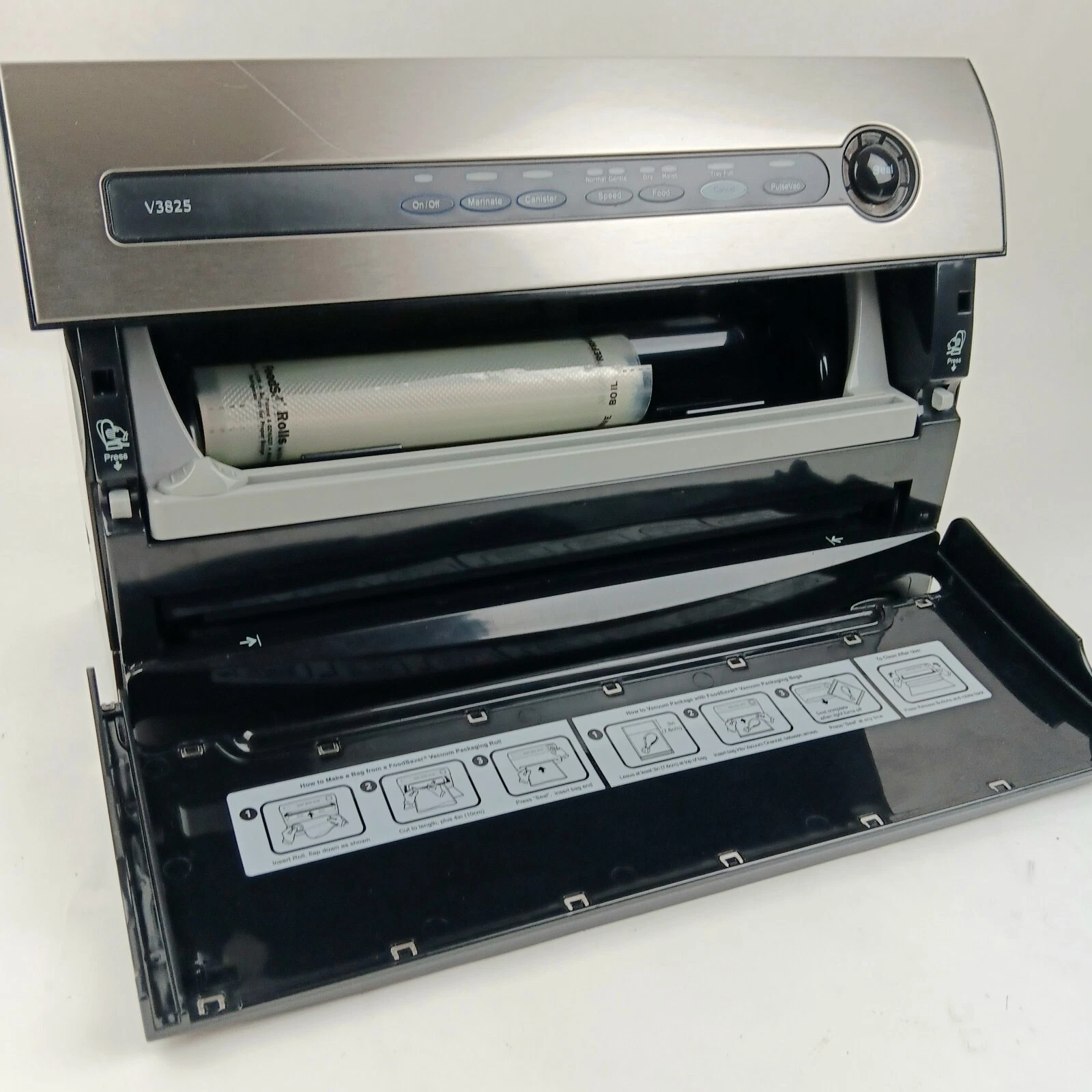 FoodSaver Smart Seal Food Vacuum Sealer Machine Model V3825 - Silver