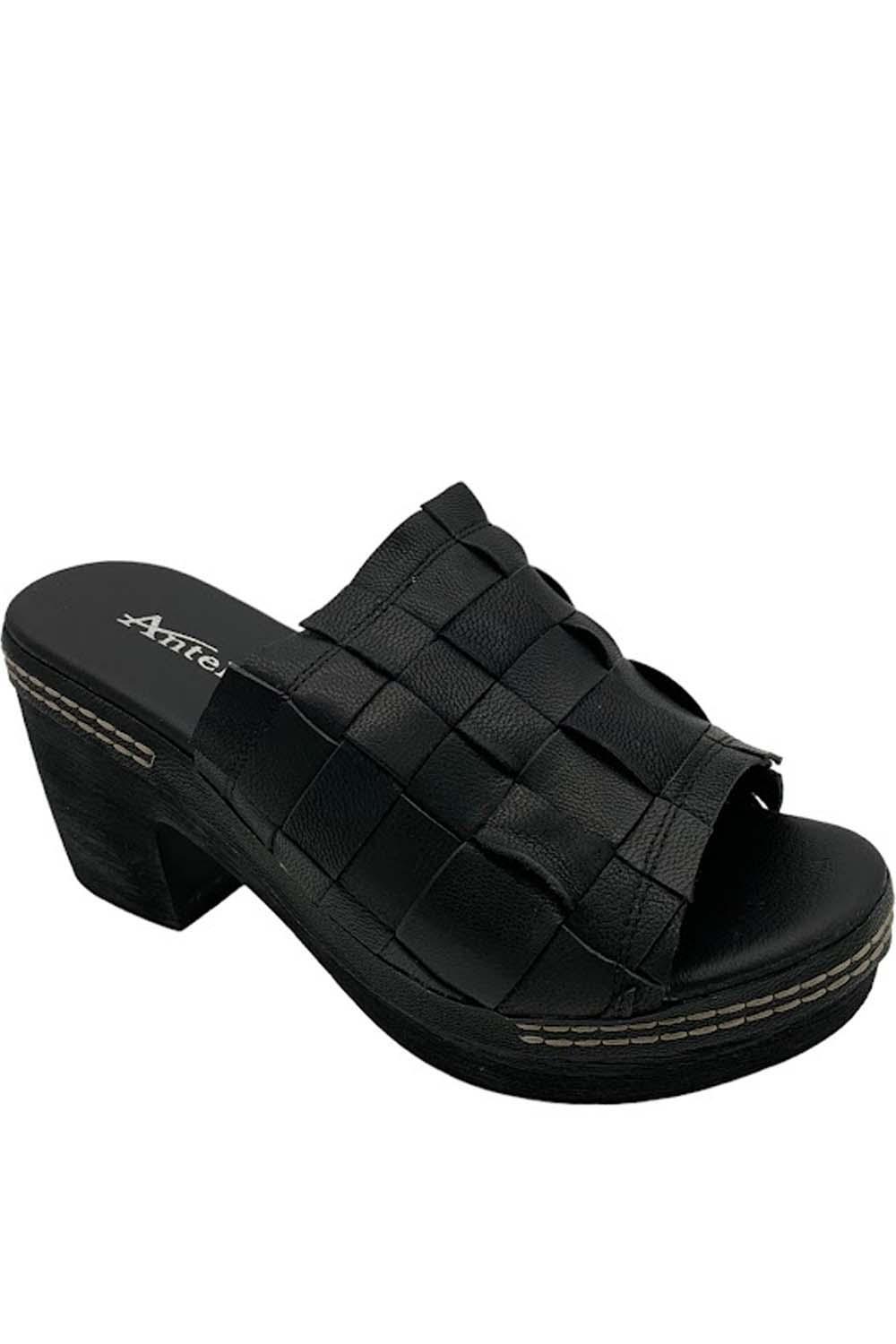 Плетеные босоножки на каблуке из кожи антилопы Tamia черного цвета