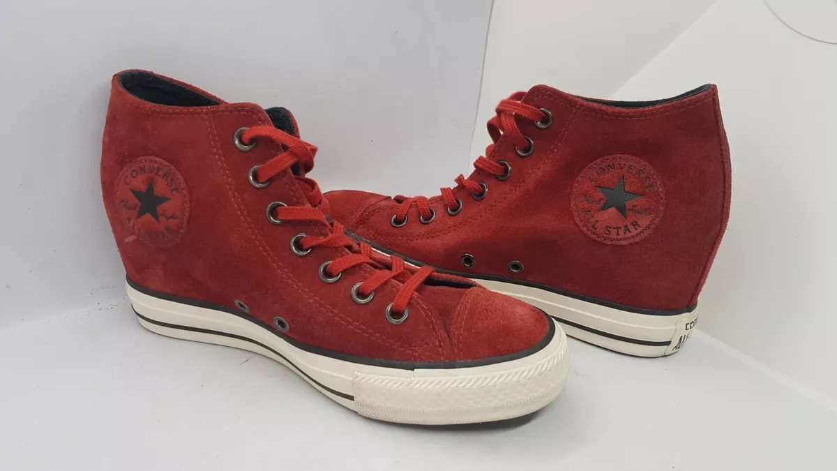 Red converse wedges top
