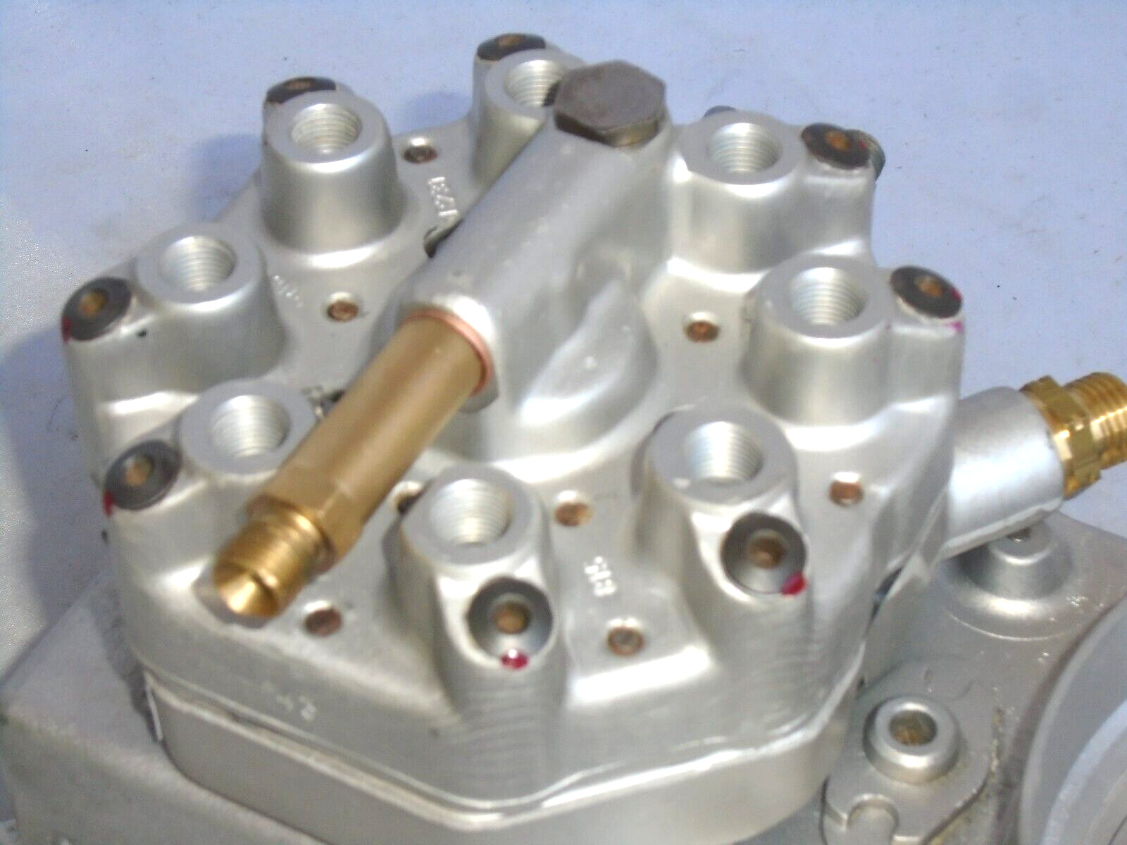 BENTLEY ROLLS ROYCE SILVER SHADW FUEL DISTRIBUTOR 0438100155 Air Flow 0438120213