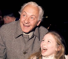Presentador de televisión presentador de programa de juegos Hughie Green con chi escocés - foto antigua
