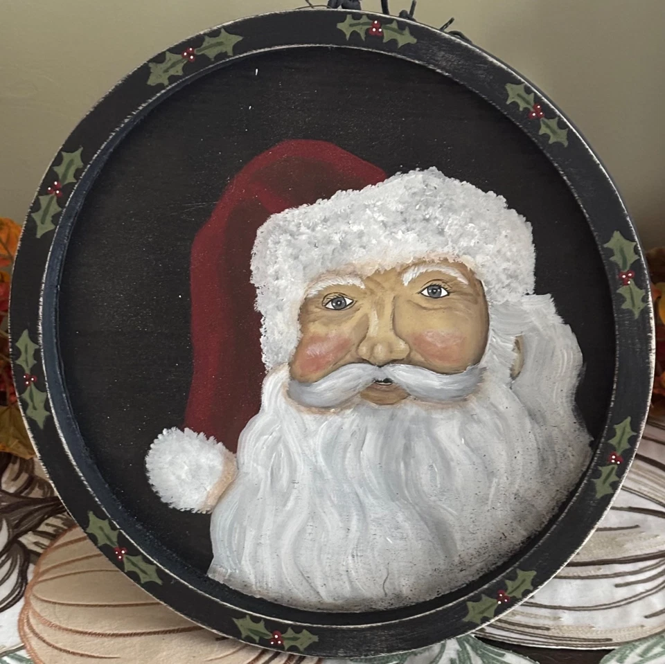 *~* HAND PAINTED SANTA * HOLLY & BERRIES * CHRISTMAS *~* 14" ROUND FRAMED BOARD - Image 2 of 4