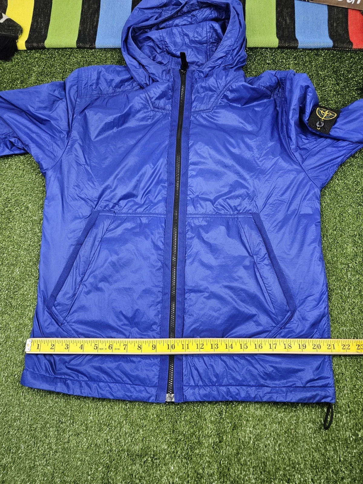 stone island men L micro rip stop primaloft hooded jacket blue full zip packable - product detail image 10