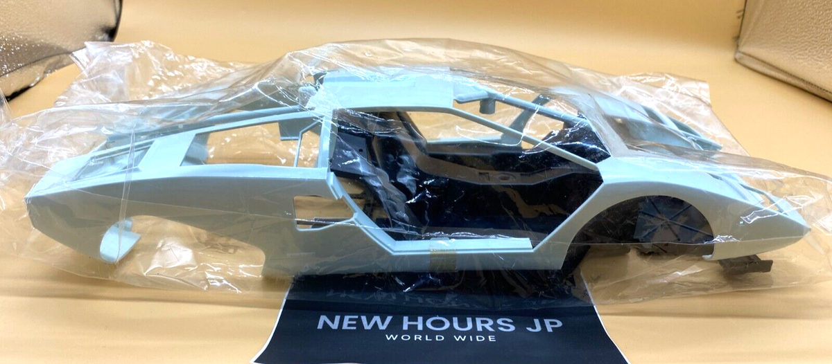 Doyusha Lamborghini Countach LP500S 1/12 Scale Model Kit Vintage