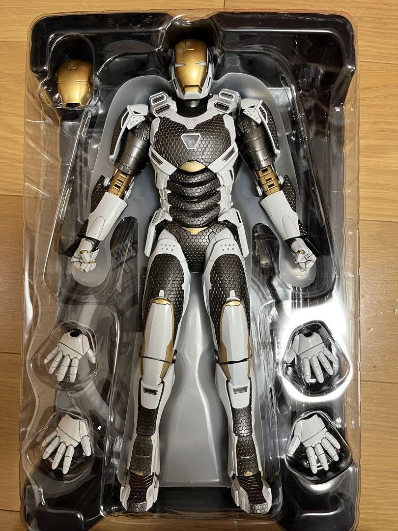 Hot Toys Movie Masterpiece Iron Man 3 Iron Man Mark 39 Star Boost