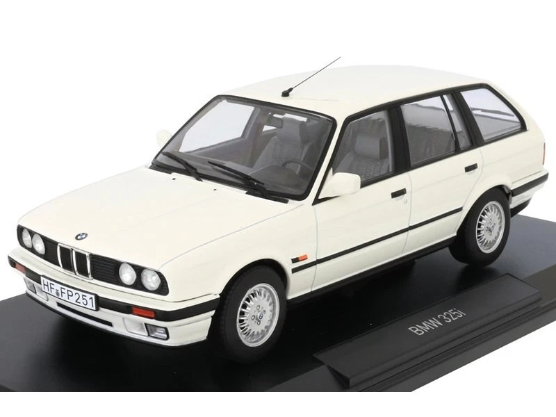 BMW 325i Touring - 1992 - white - Norev 1:18 - Immagine 2 di 4