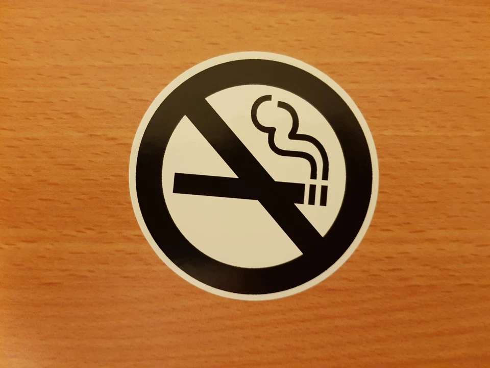 STICKEROLOGY 10 NO SMOKING STICKERS BLACK AND WHITE 70 MM