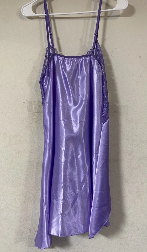 Etaoline Chemise, Camisón Lila Alto Bajo con Corpiño de Encaje Nuevo con Etiquetas Foto 2 de 3