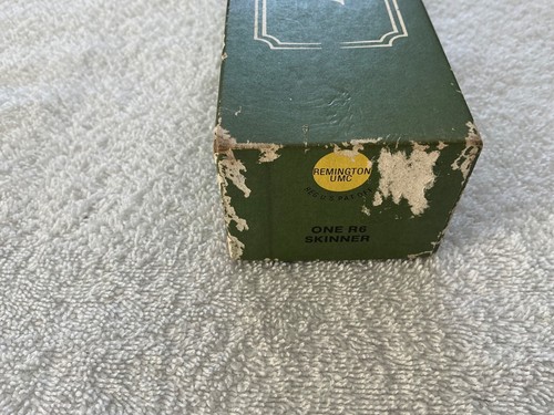 VINTAGE REMINGTON UMC ONE R6 SKINNER KNIFE WITH SHEATH AND STONE IN ORIGINAL BOX - 第 23/24 張圖片