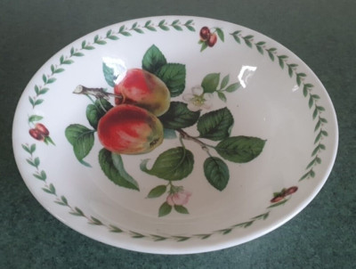 ROY KIRKHAM REDOUTE OBST MÜSLI/SUPPE/DESSERTSCHALE 1998 FINE BONE CHINA.      