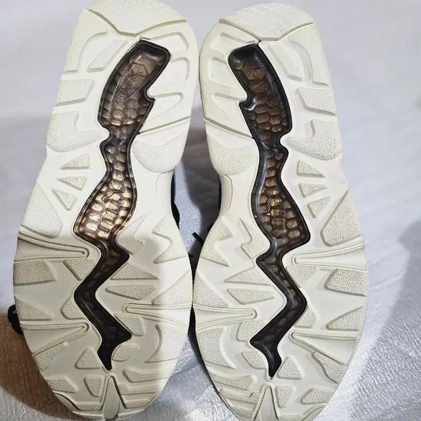 Puma Blaze of Glory Decor Women's Sneakers Black & White thumbnail 5