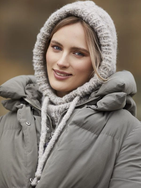 Rowan Quick Knits Knitting Pattern Book for Chunky and Super Chunky Yarn - Image 2 of 4