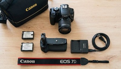 Canon EOS 550D 19.0 MP Digitalkamera - Schwarz