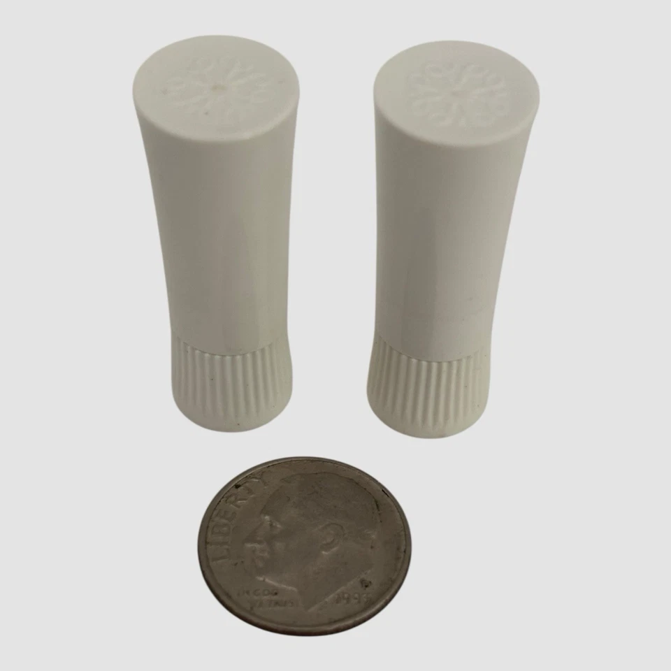 Base iluminadora Avon Calming Effects beige almendra y muestras de lápiz labial Foto 2 de 4