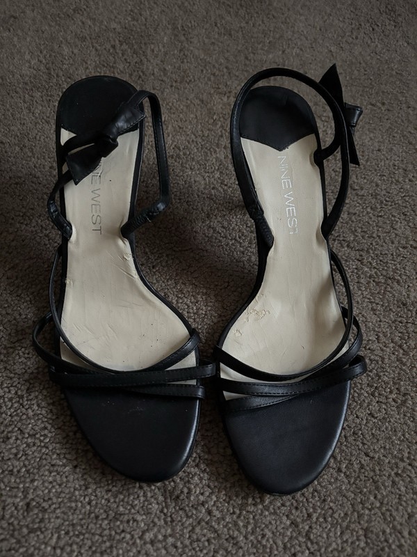 Nine West Strappy Heels Sandals with a Bow - Size 7.5, Black 