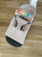 BabyBj rn BabyBjorn Bouncer Bliss Sand Gray Woven Classic Quilt with toy