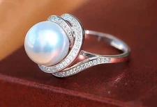 Pearl Ring with Rhinestones 
