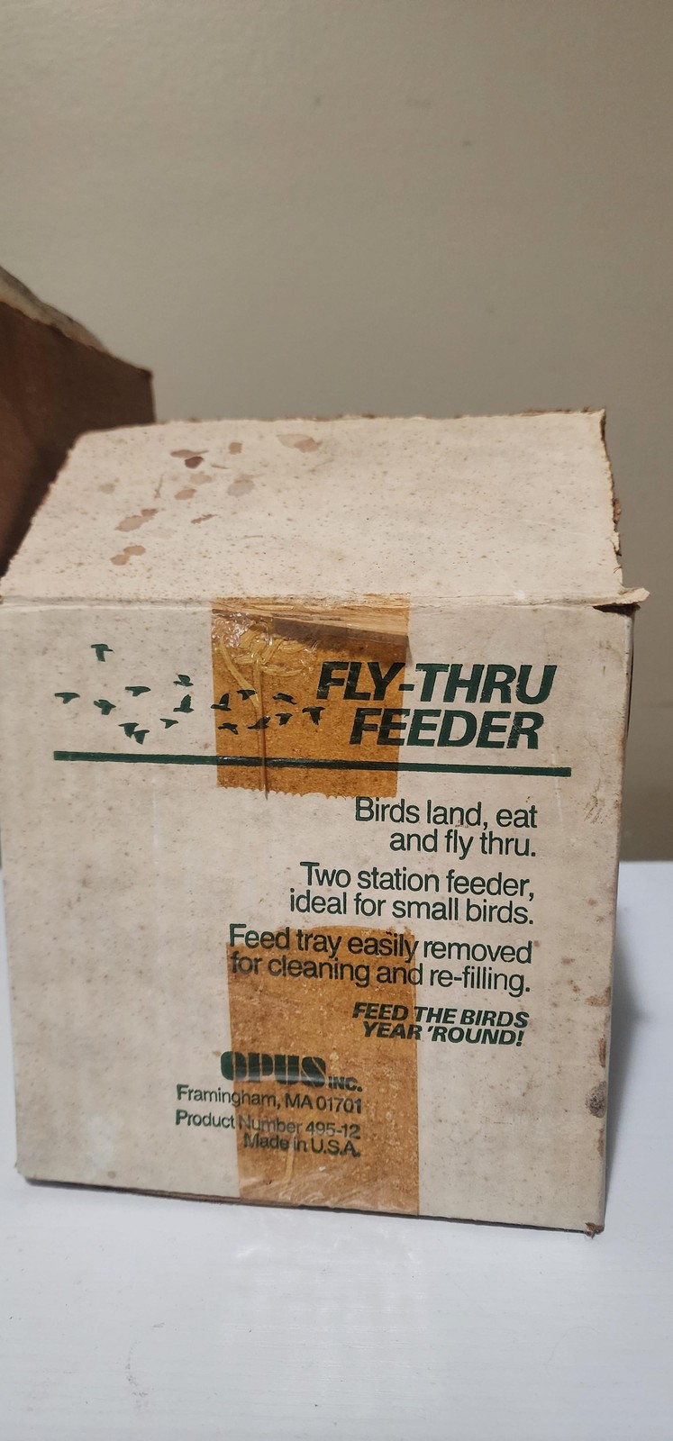 Vintage Opus Fly-Thru Bird Feeder Cedar Roof Two Station Small Birds USA Box