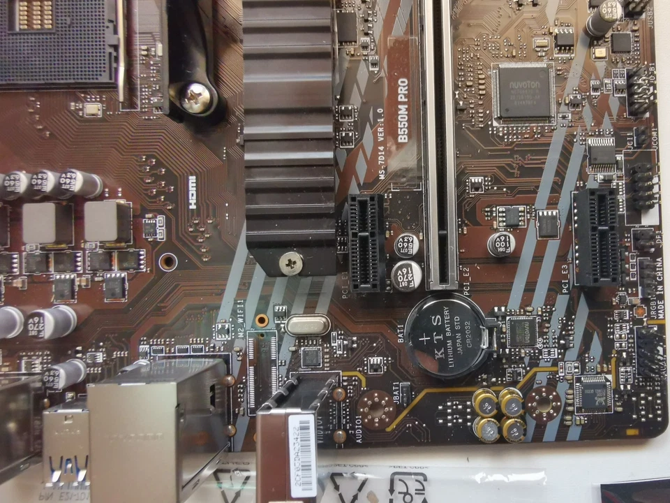 Placa base MSI B550M PRO Micro-ATX Socket AM4 4k displayport - Imagen 3 de 4