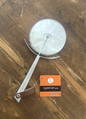 Everdure Quantum Pizzaschneider by Heston Blumenthal   Edelstahl   NEU