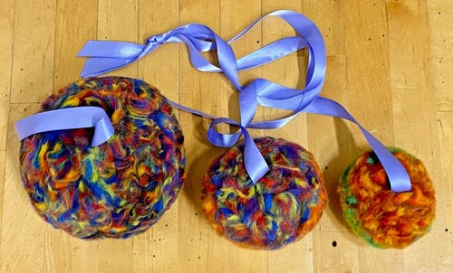 Garland-Wool-Yarn-Spray-Handmade-Hanging Huge Pom Poms Balls-Multicoloured-Pride - Picture 2 of 3