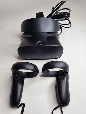 Oculus Rift S PC Powered VR Gaming Headset W/ Controllers