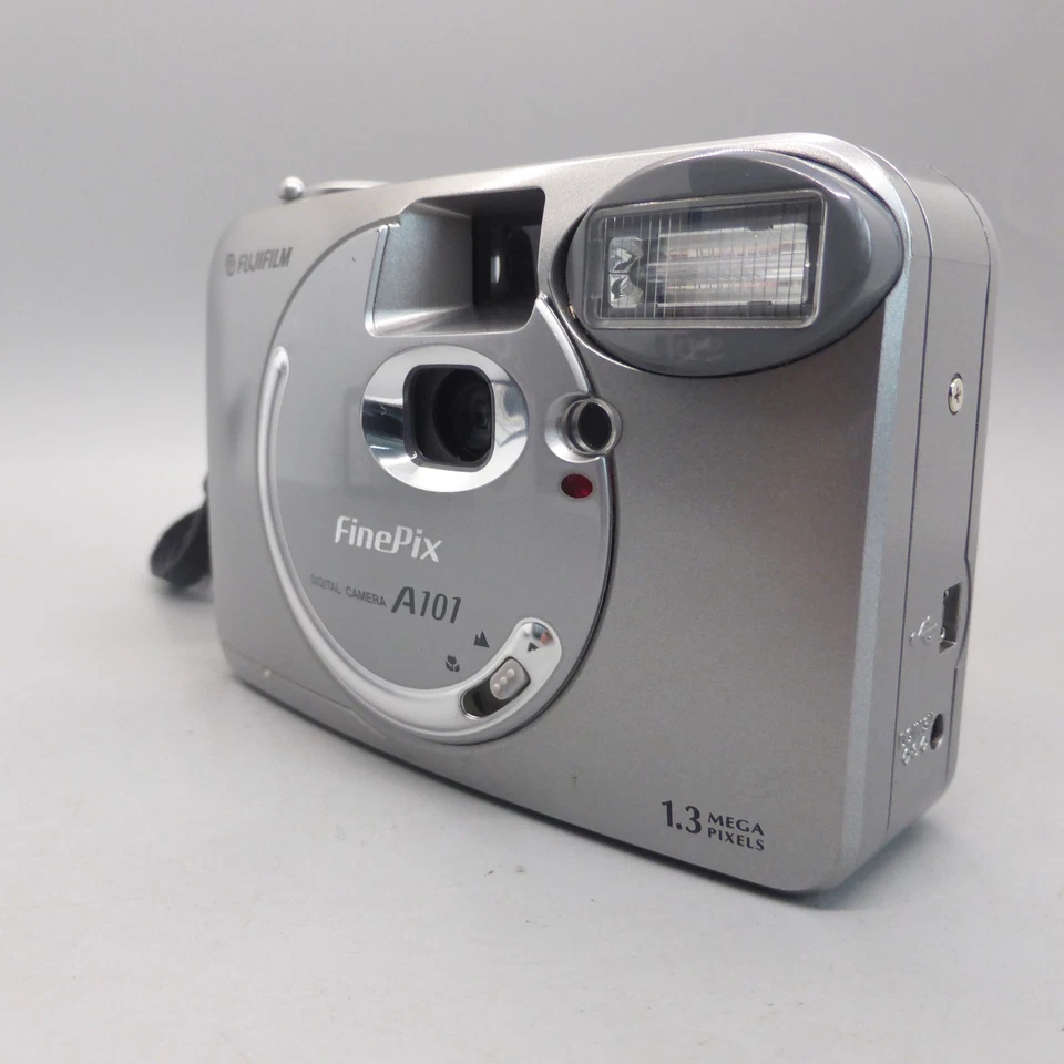 Fujifilm FinePix A101 1.3MP Digital Camera Silver FAULTY Spares or Repair, photo 2 of 5