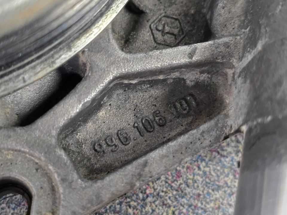 NICE USED ORIGINAL GENUINE PORSCHE 911 997 GT3 TURBO TAKE OFF WATER PUMP - Image 2 of 4