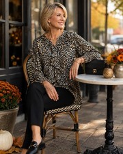 Chico s Leopard Animal Print Ruffle Blouse Size 1 M 8/10 Long Sleeve Flowy