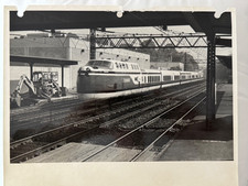 VTG BLACK & WHITE 1972 AMTRAK TURBO TRAIN GREENWICH CT. 8" X 10" PHOTO LOCOMOT