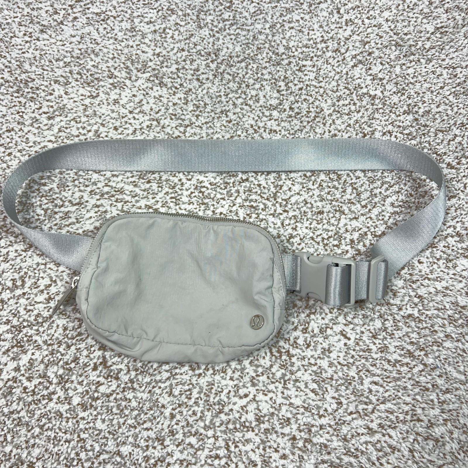 Lululemon Belt Bag Womens One Size Gray Waist Crossbody Fanny Pack Travel Casual-image