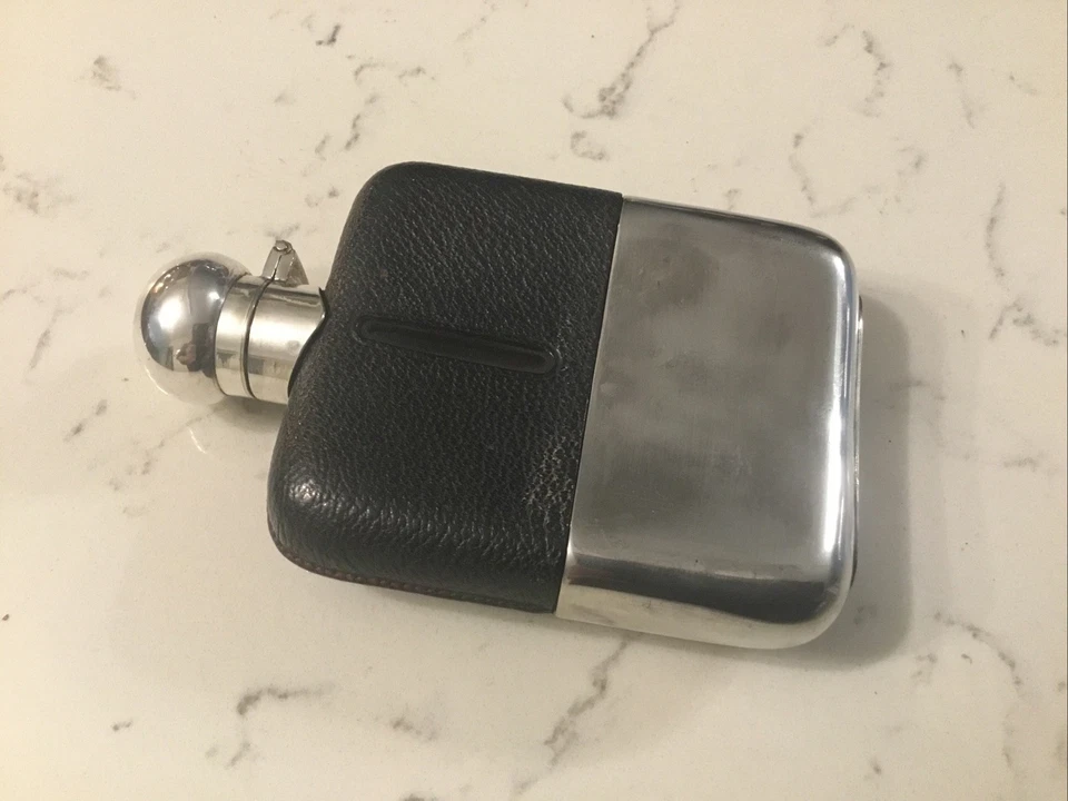 A RARE ANTIQUE D&S G. EDWARDIAN GENTLEMANS HIP FLASK, EARLY 1900’s. - Image 3 of 4