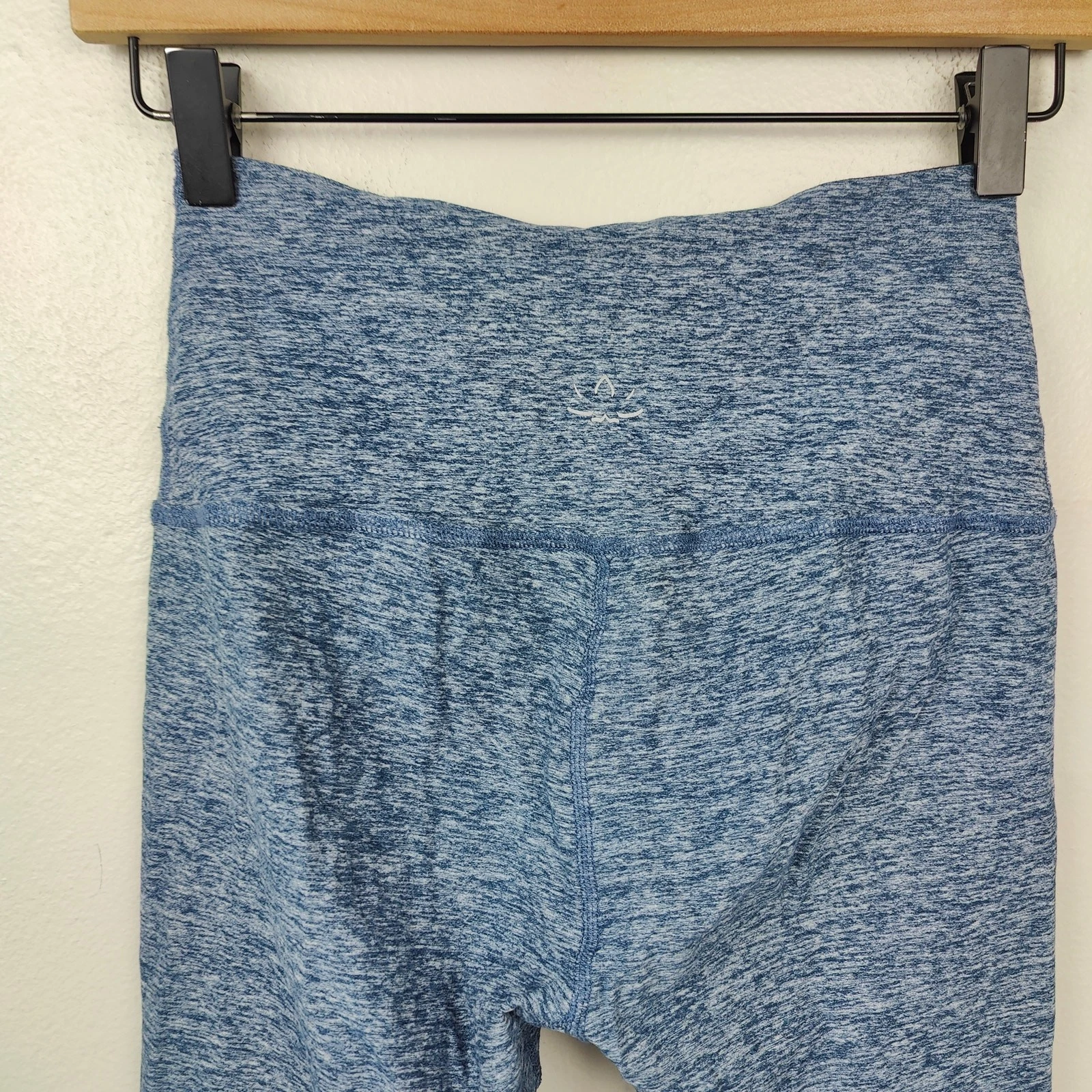 beyond-yoga caught in the midi spacedye heather leggings