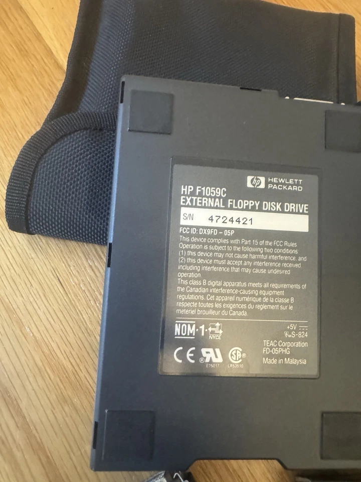 HP F1197A OmniBook 800 Series Docking Station W/ F1197A 8x CD-ROOM Drive - Image 4 of 4