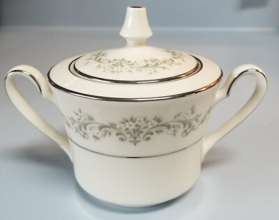 Noritake China Porcelain Parkridge Sugar Bowl with Lid - Excellent Condition
