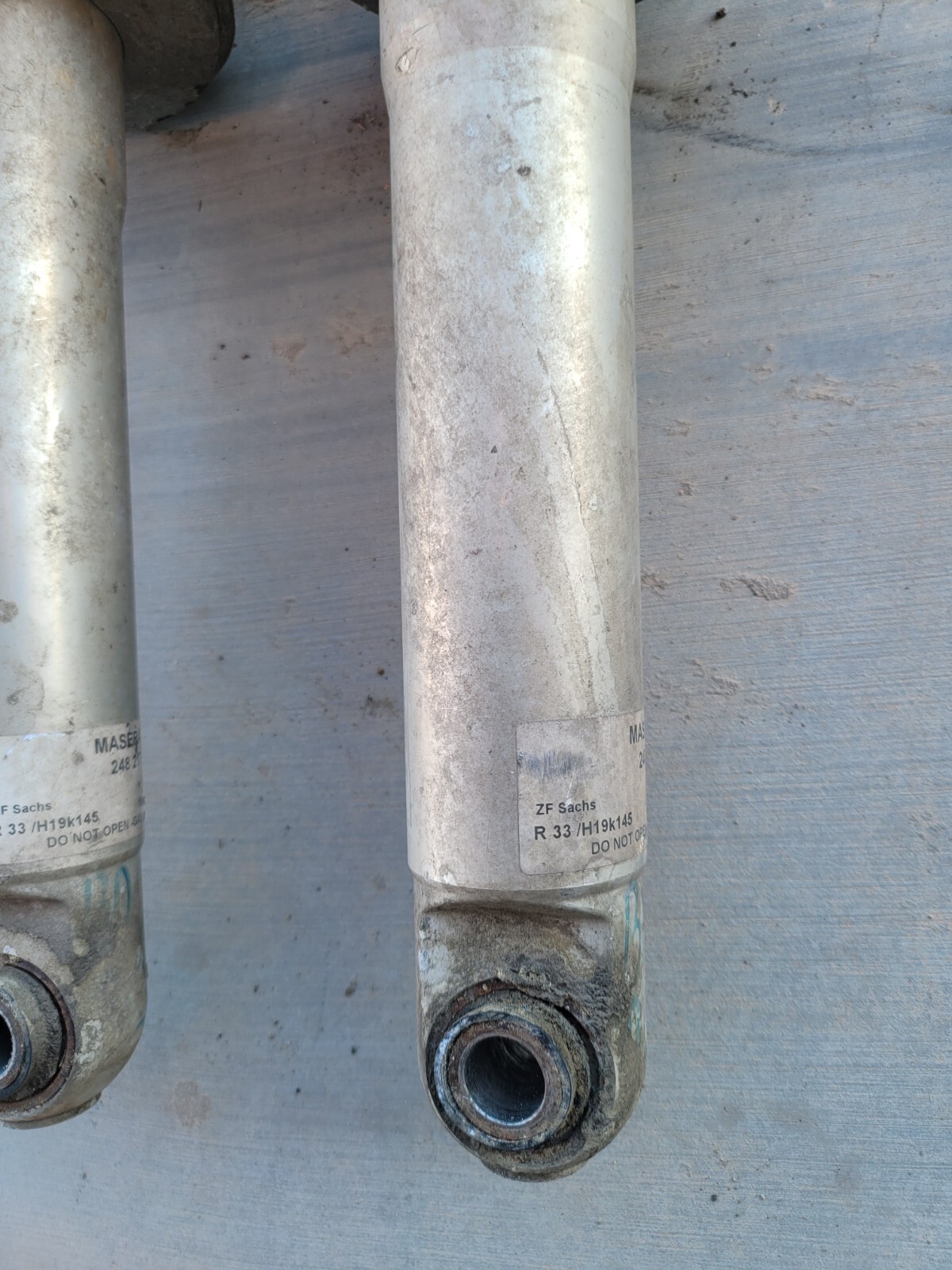 Maserati GranTurismo Convertible M145 Rear Left & Right Shock Strut Absorber