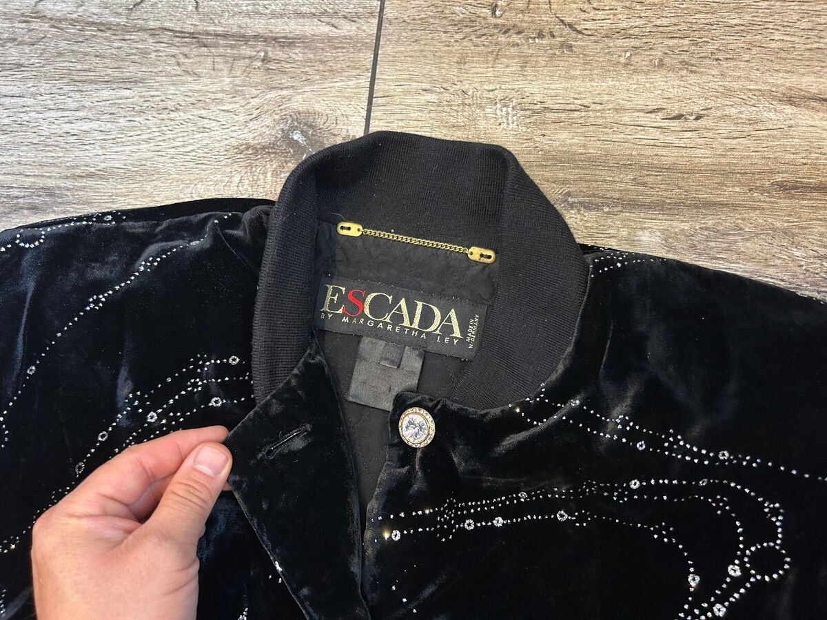 Vintage ESCADA Black Velvet Bomber Women's Shiny Details 40 Vintage ESCADA Black Velvet Bomber Women's Shiny Details 40