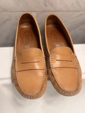 Tod’s Loafers Womens 7.5 -8  Leather Driving Shoes Slip On Penny Loafer Italy 38